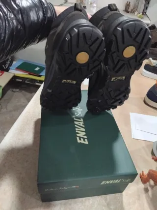 Scarponcino Enval Gore-Tex N.45