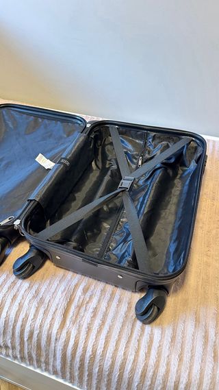 Maleta de mano (10 kilos). Manilla para arreglar.