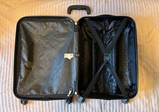 Maleta de mano (10 kilos). Manilla para arreglar.