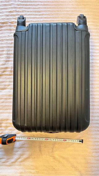 Maleta de mano (10 kilos). Manilla para arreglar.