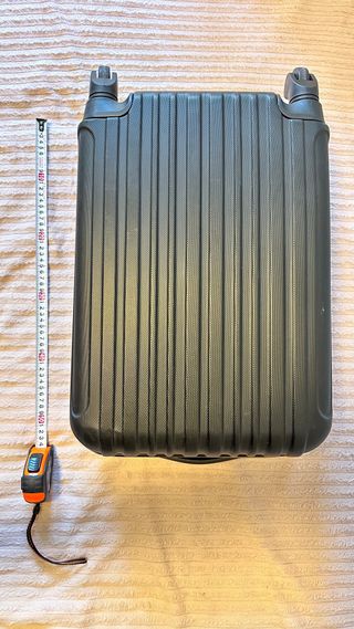 Maleta de mano (10 kilos). Manilla para arreglar.