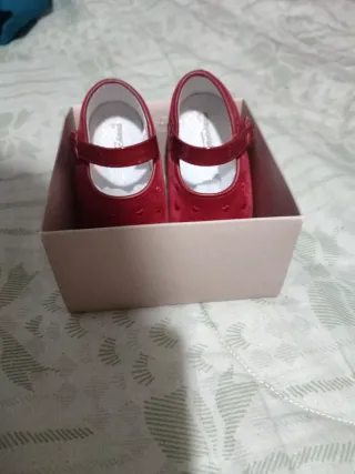 Zapatos Mayoral rojos para bebé número 17 sin usar