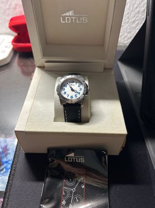 Reloj Lotus Plata y Azul