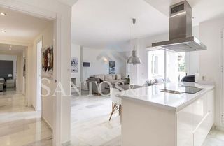 Piso en venta en Los Naranjos - Las Brisas en Marbella