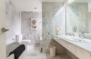 Piso en venta en Los Naranjos - Las Brisas en Marbella