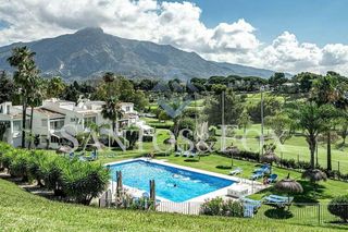 Piso en venta en Los Naranjos - Las Brisas en Marbella