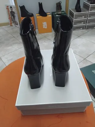 Stivaletti Tamaris n.39 neri lucidi