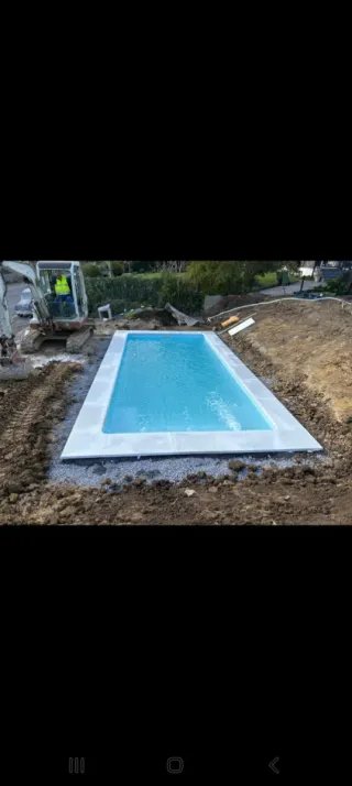 Piscinas de poliéster - Azul o blanco.