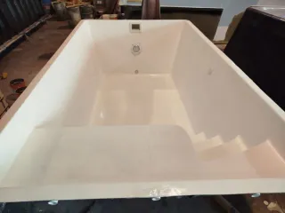 Piscinas de poliéster - Azul o blanco.