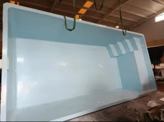 Piscinas de poliéster - Azul o blanco.