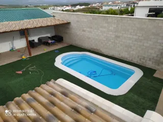 Piscinas de poliéster - Azul o blanco.