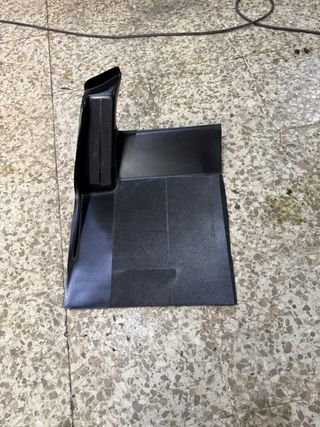 Reposapiés antideslizante coche carreras