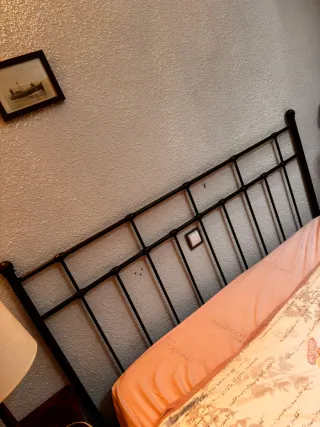 2 Sillones con reposapiés y cojines