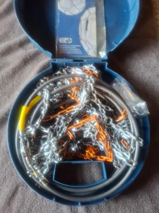 Cadenas nieve Talla 40 nuevas.