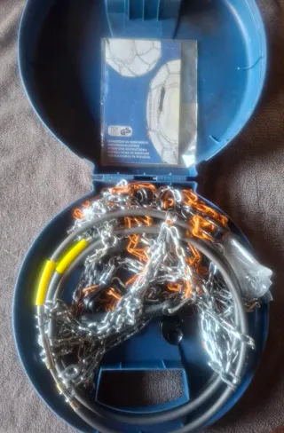 Cadenas nieve Talla 40 nuevas.