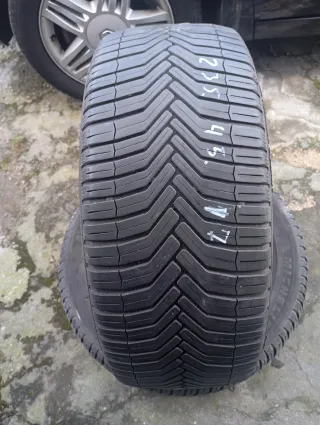 Neumático 225/45 R17 sé vende neumáticos de segund