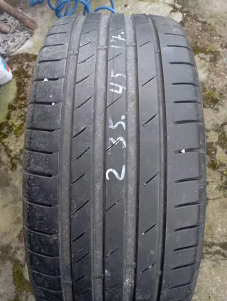 Neumático 225/45 R17 sé vende neumáticos de segund
