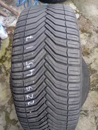 Neumático 225/45 R17 sé vende neumáticos de segund