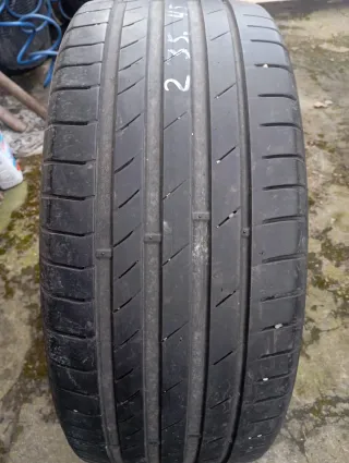 Neumático 225/45 R17 sé vende neumáticos de segund