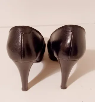Zapatos de salón de piel negros