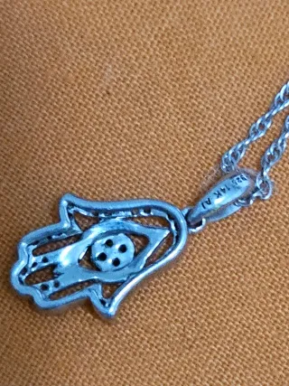 Colgante mano di Fátima plata oro 14k y zafiro