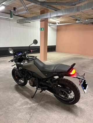 Husqvarna Svartpilen 401 2025 NUEVA 97km