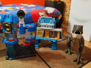 Pack Juguetes Batman y Dinosaurio