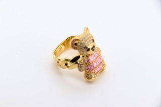 ANILLO OSO CON CIRCONITAS ROSAS.