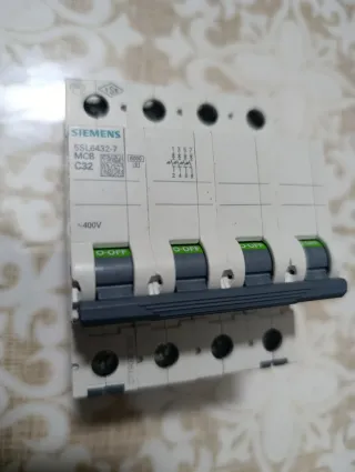 Siemens 5SL6432-7 Interruttor automatico 4poli c32