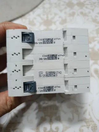 Siemens 5SL6432-7 Interruttor automatico 4poli c32