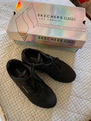 Zapatillas Skechers Street Negras Air-Cooled