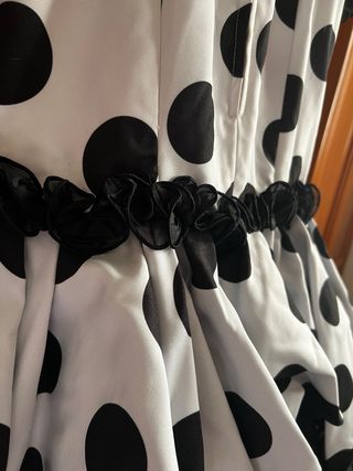 Traje Flamenca Lunares Blanco y Negro