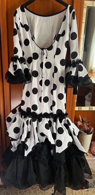 Traje Flamenca Lunares Blanco y Negro