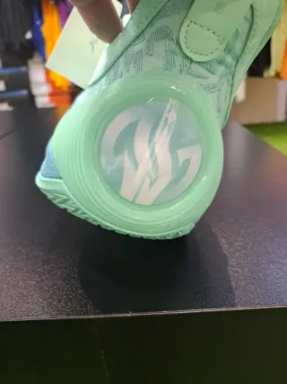 Zapatilla Baloncesto 361 Nikola Jokic