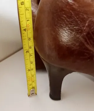 Botas altas de piel marrón