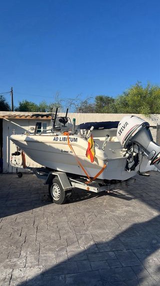 Barco 5 metros fueraborda