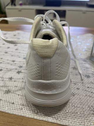 Deportivos Skechers Blancos