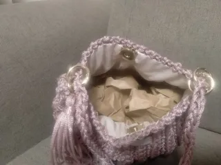 Borsa uncinetto rosa con nappina fatta a mano