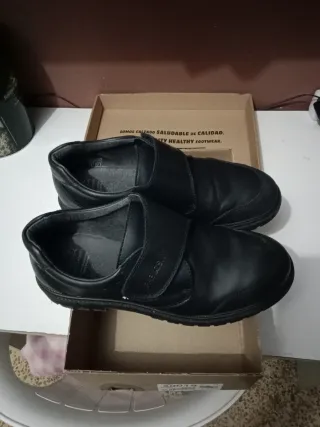 Zapatos de colegio azul marino 43  marca pablosqui