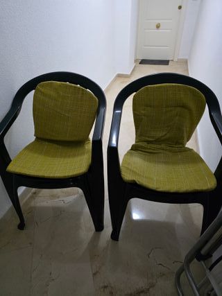 Mesa y sillas de exterior