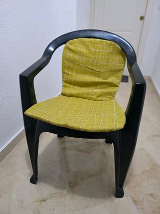 Mesa y sillas de exterior