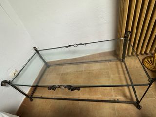 Mesa auxiliar cristal y metal negra