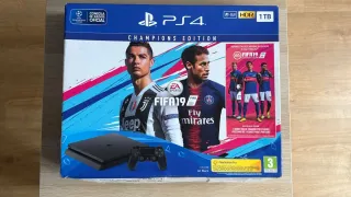 PS4 (PlayStation 4) Nera con Giochi