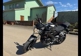 Moto Yamaha MT-125