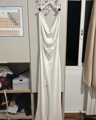 Vestido Bershka blanco espalda abierta
