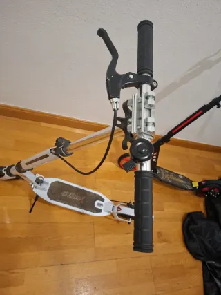 Patinete GYMAX blanco