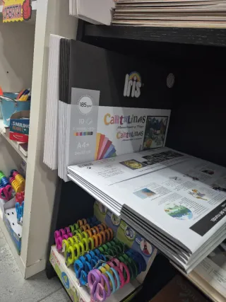 23 Packs Cartulinas Colores Iris A4 LIQUIDACIÓN