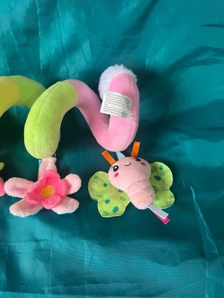 Espiral de peluches para bebé la gatita alegre