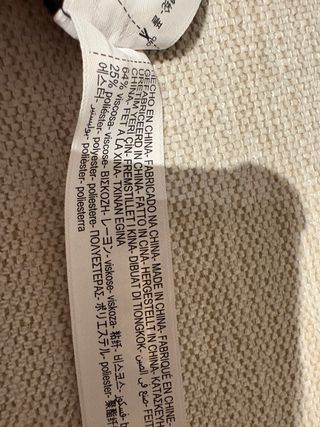 Vestido con detaille de botones