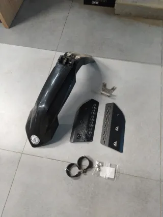 Solo protector lateral y abrazadera